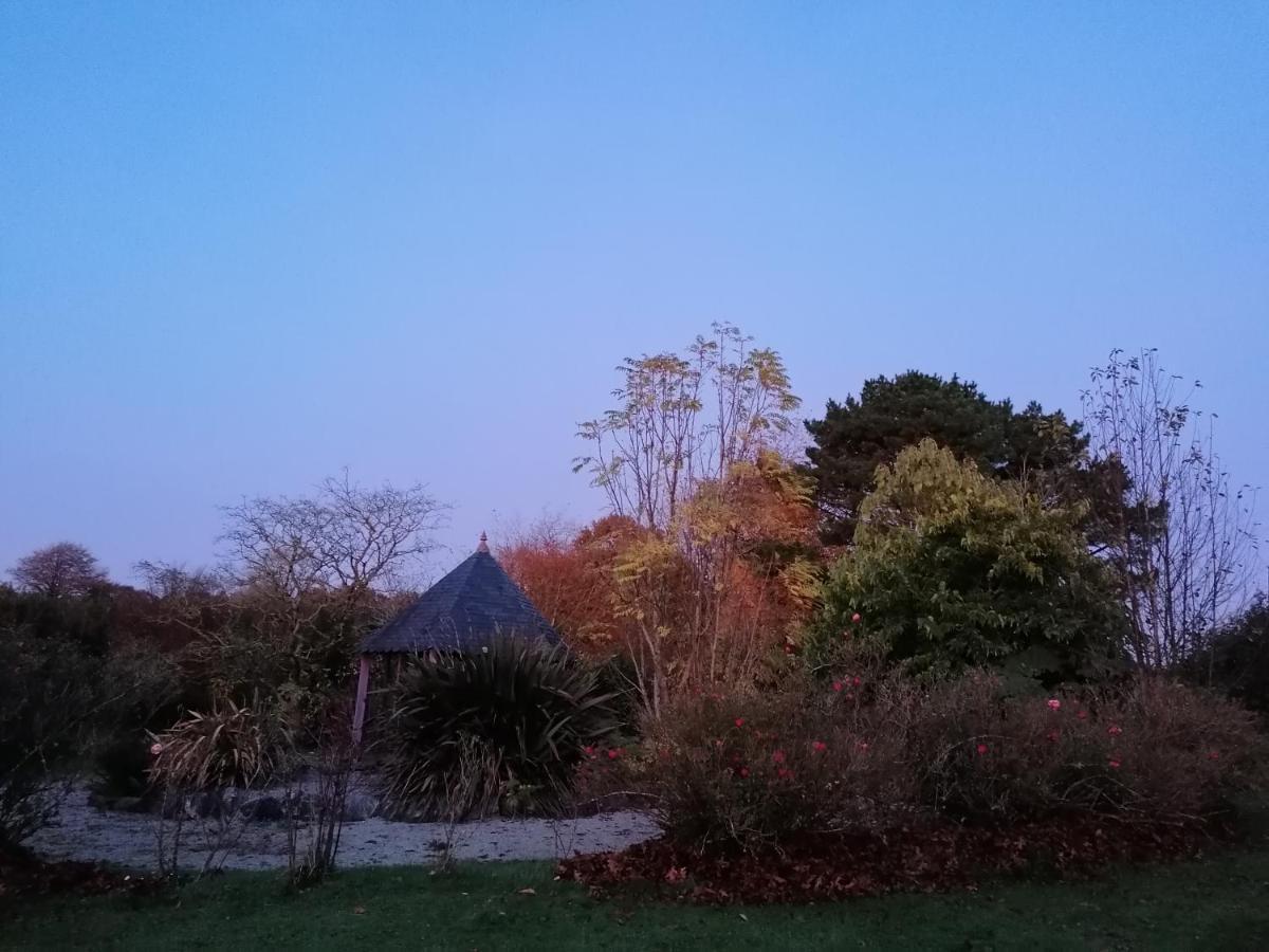 Gîte Atypique Dans Une Chapelle Briec Extérieur photo